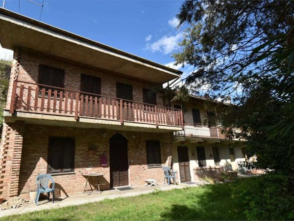 casa indipendente in vendita a Vezza d'Alba