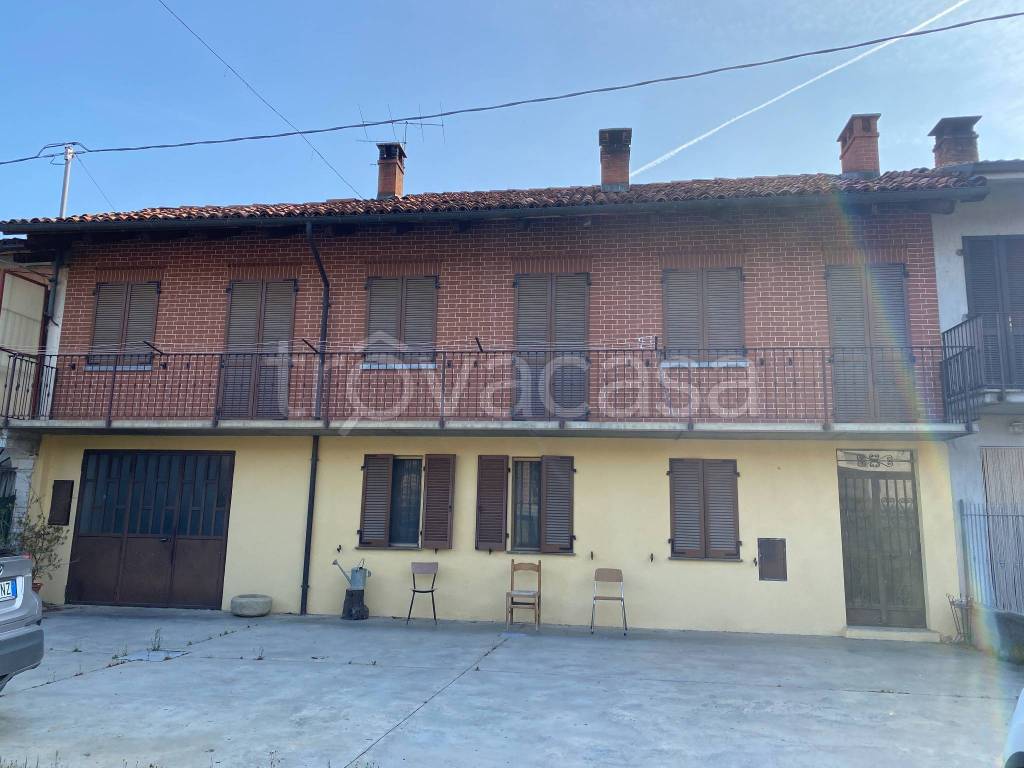 casa indipendente in vendita a Vezza d'Alba in zona Riassolo