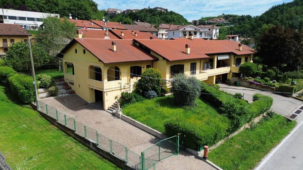 casa indipendente in vendita a Vezza d'Alba
