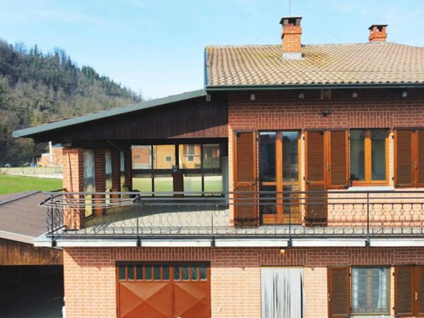 casa indipendente in vendita a Vezza d'Alba