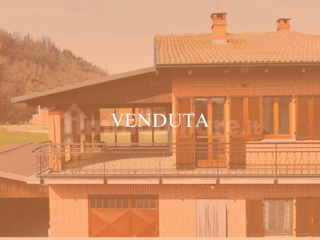 casa indipendente in vendita a Vezza d'Alba