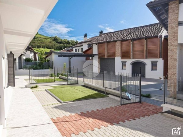casa indipendente in vendita a Vezza d'Alba