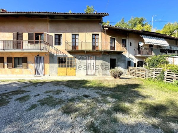 casa indipendente in vendita a Vezza d'Alba