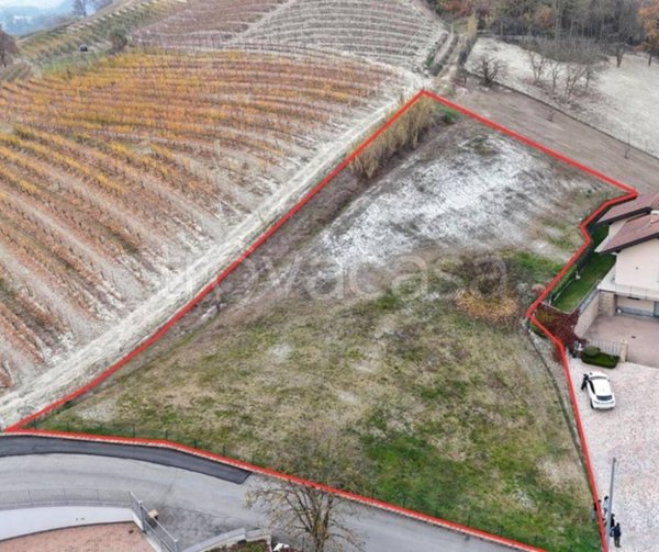 terreno edificabile in vendita a Vezza d'Alba