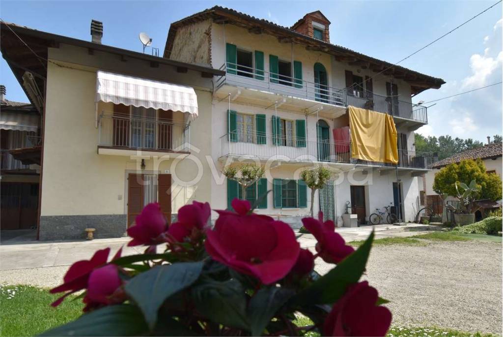 casa indipendente in vendita a Vezza d'Alba