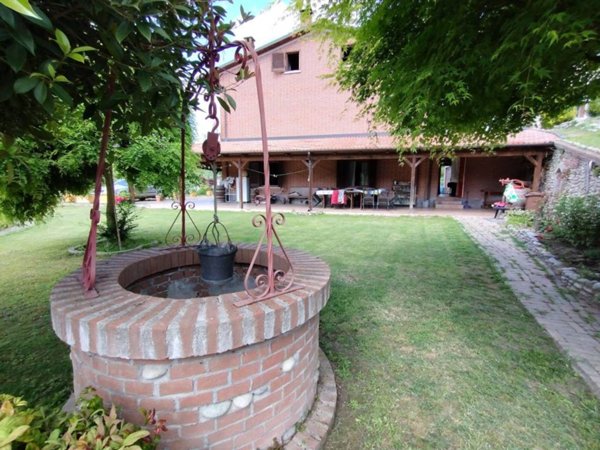 casa indipendente in vendita a Vezza d'Alba