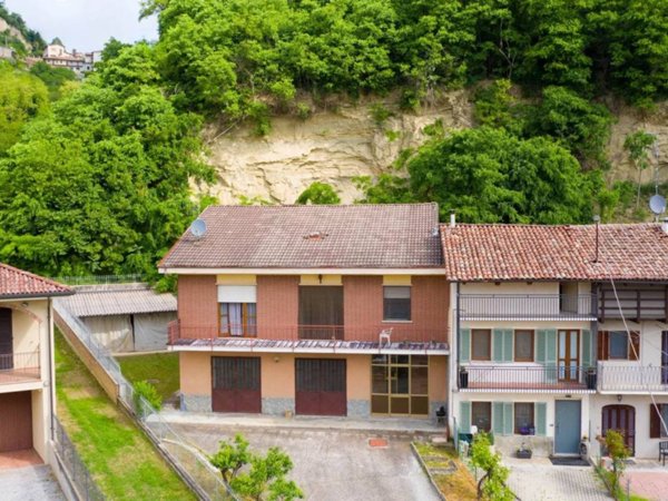 casa indipendente in vendita a Vezza d'Alba