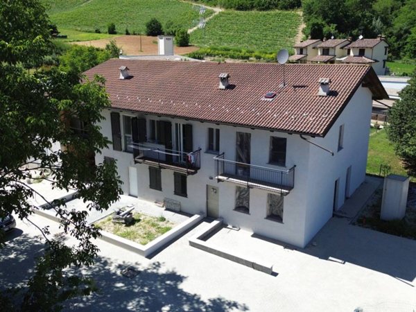 casa indipendente in vendita a Vezza d'Alba