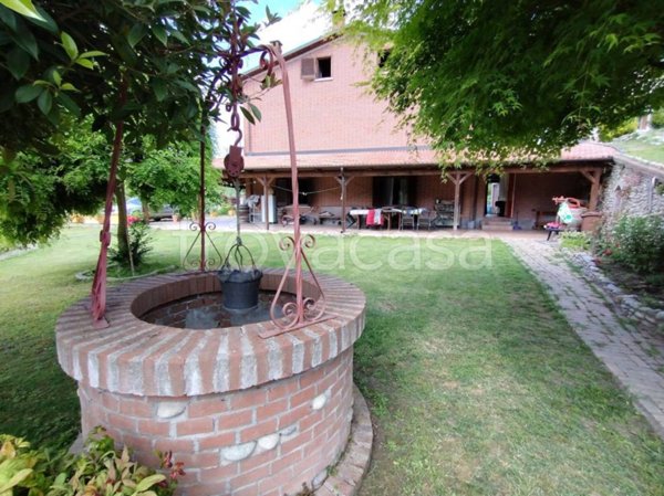 casa indipendente in vendita a Vezza d'Alba