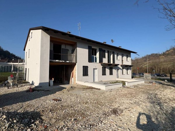 casa indipendente in vendita a Vezza d'Alba