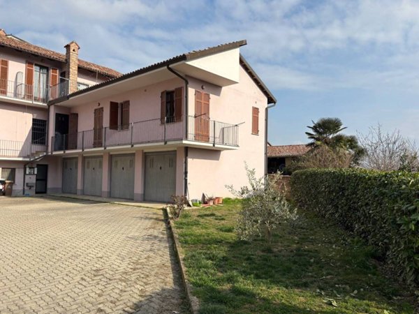 appartamento in vendita a Vezza d'Alba in zona Riassolo