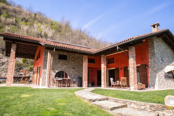 casa indipendente in vendita a Vezza d'Alba