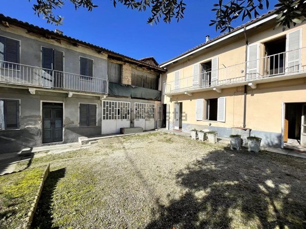 casa indipendente in vendita a Vezza d'Alba