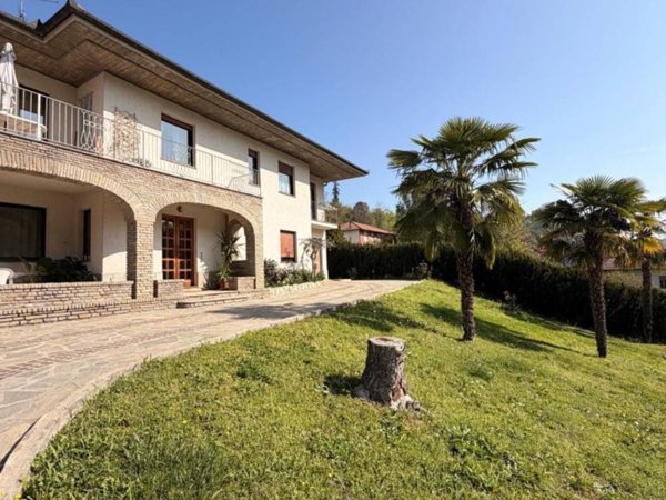 casa indipendente in vendita a Vezza d'Alba
