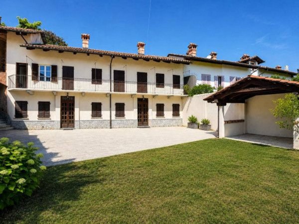 casale in vendita a Vezza d'Alba in zona Riassolo