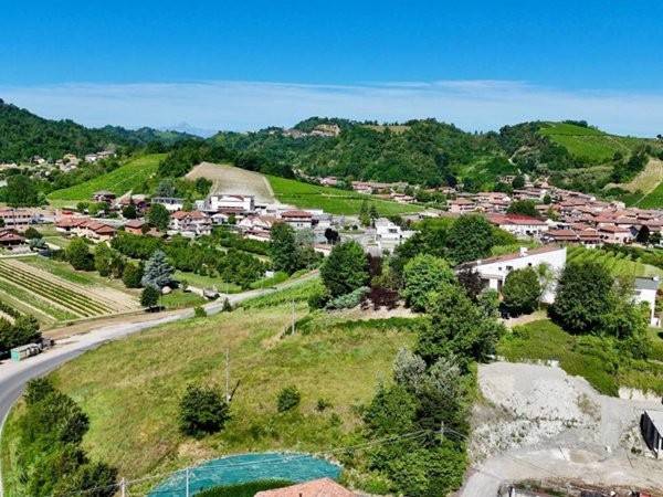 casa indipendente in vendita a Vezza d'Alba in zona Riassolo