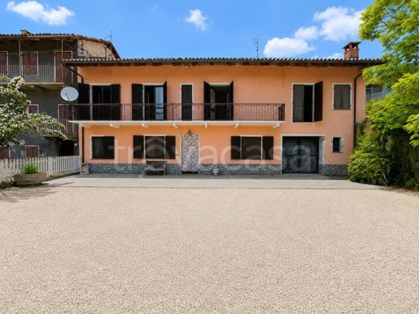 casa indipendente in vendita a Vezza d'Alba