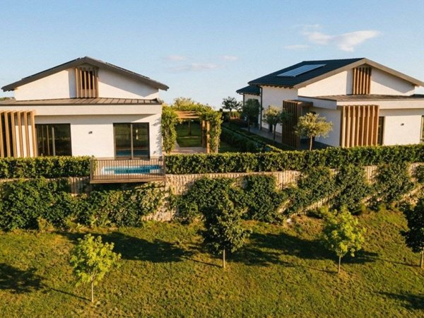 casa indipendente in vendita a Vezza d'Alba in zona Riassolo