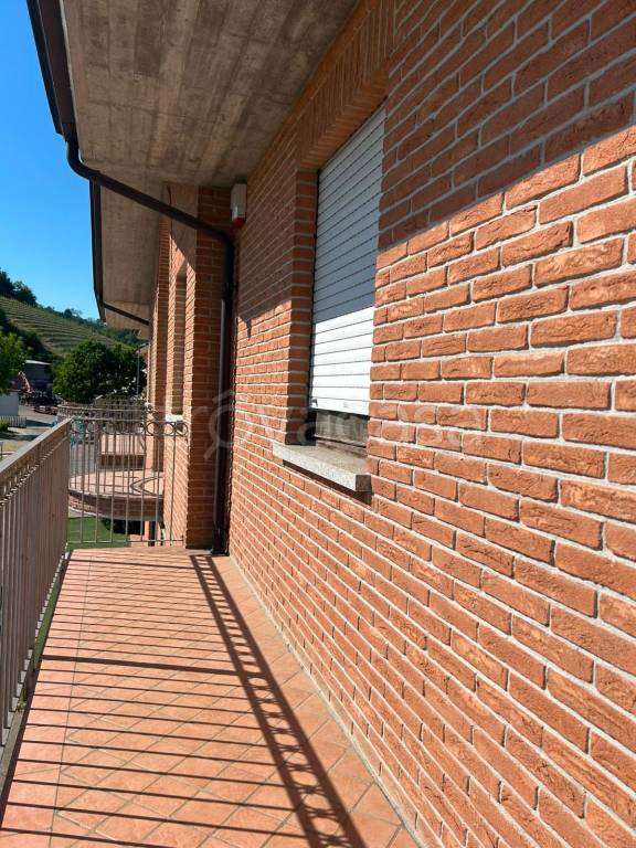 appartamento in vendita a Vezza d'Alba in zona Riassolo