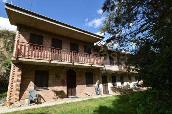 casa indipendente in vendita a Vezza d'Alba