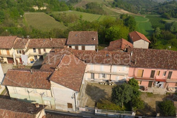 casa indipendente in vendita a Vezza d'Alba in zona Riassolo