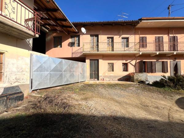 casa indipendente in vendita a Vezza d'Alba in zona Sanche