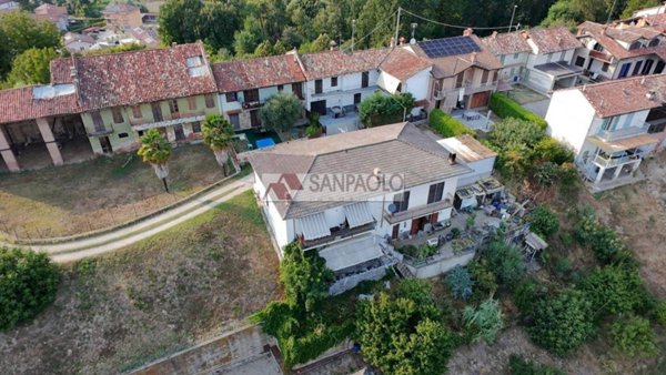 casa indipendente in vendita a Vezza d'Alba in zona Riassolo