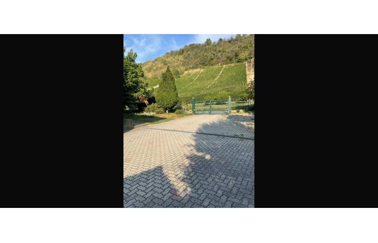 casa indipendente in vendita a Vezza d'Alba in zona Riassolo