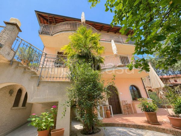 casa indipendente in vendita a Vezza d'Alba