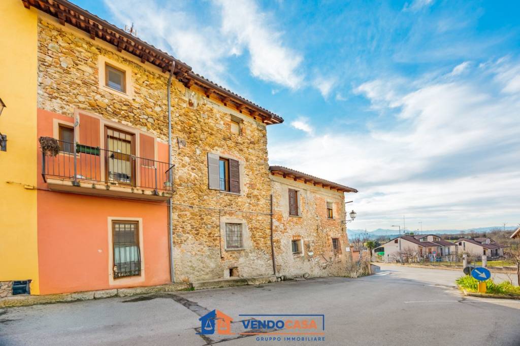 casa semindipendente in vendita a Vicoforte