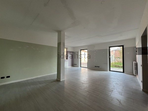 locale commerciale in vendita a Vicoforte in zona Fiamenga