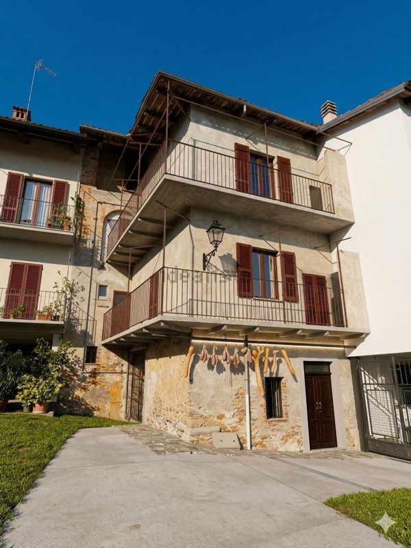 casale in vendita a Vicoforte in zona Santuario