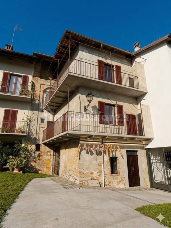 casale in vendita a Vicoforte in zona Santuario