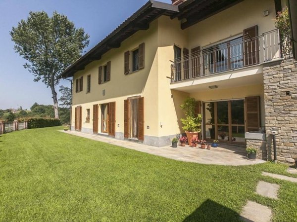 casa indipendente in vendita a Vicoforte