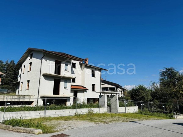 casa indipendente in vendita a Vicoforte