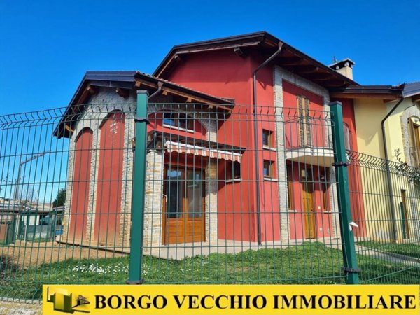 casa indipendente in vendita a Vignolo