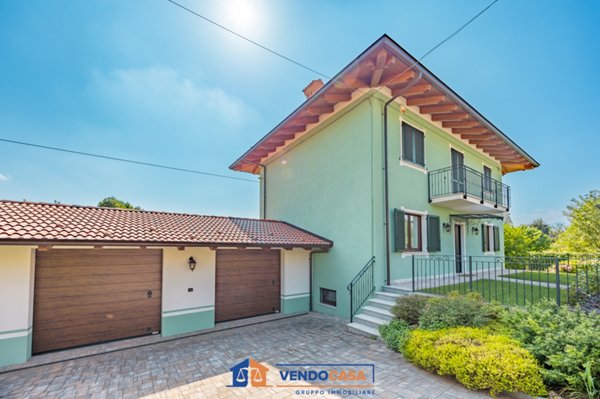 casa indipendente in vendita a Vignolo