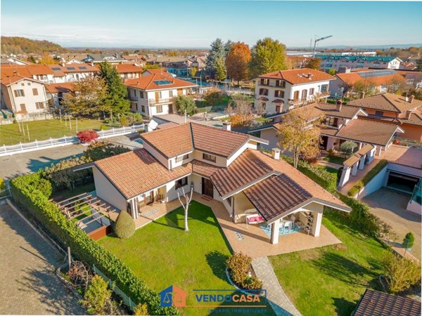 casa indipendente in vendita a Vignolo