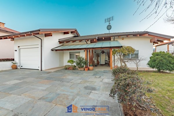 casa indipendente in vendita a Vignolo