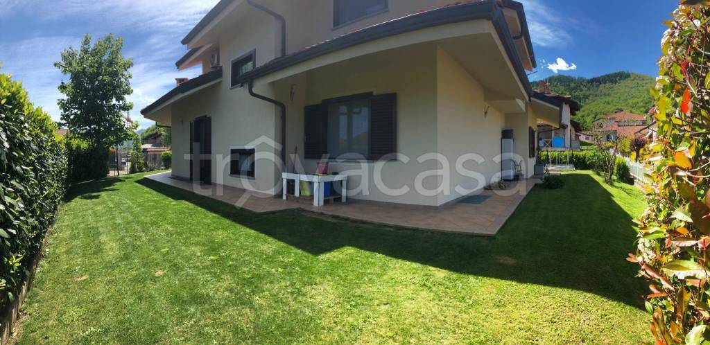 casa indipendente in vendita a Vignolo