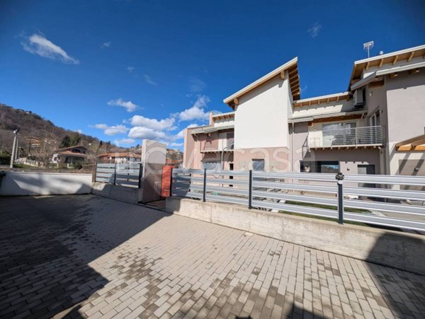 casa indipendente in vendita a Vignolo