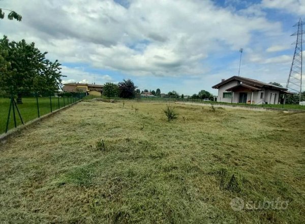 terreno edificabile in vendita a Vignolo