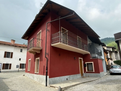 casa indipendente in vendita a Vignolo