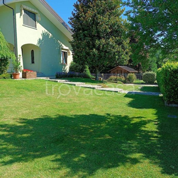 casa indipendente in vendita a Vignolo