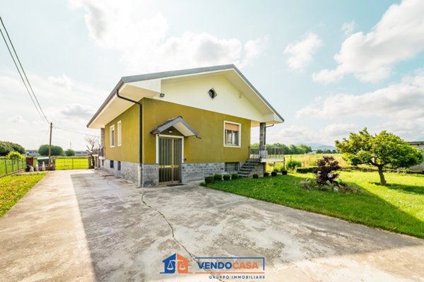 casa indipendente in vendita a Vignolo