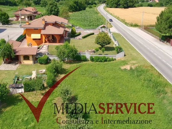 casa indipendente in vendita a Vignolo