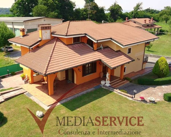 casa indipendente in vendita a Vignolo