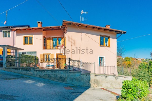 casa indipendente in vendita a Vignolo