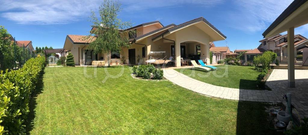 casa indipendente in vendita a Vignolo