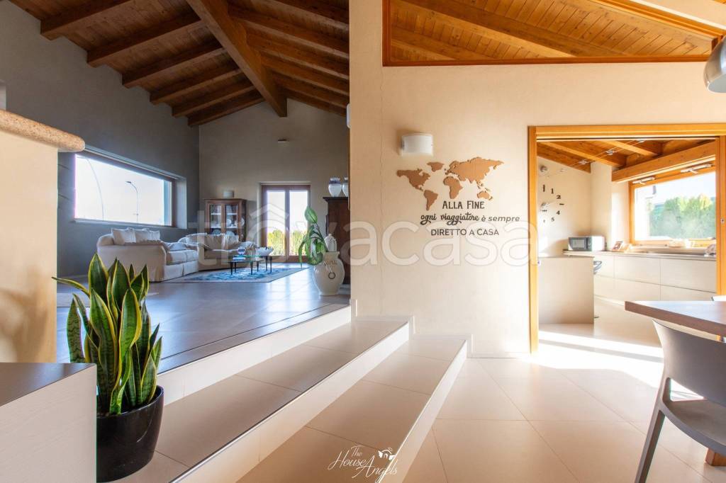 casa indipendente in vendita a Vignolo